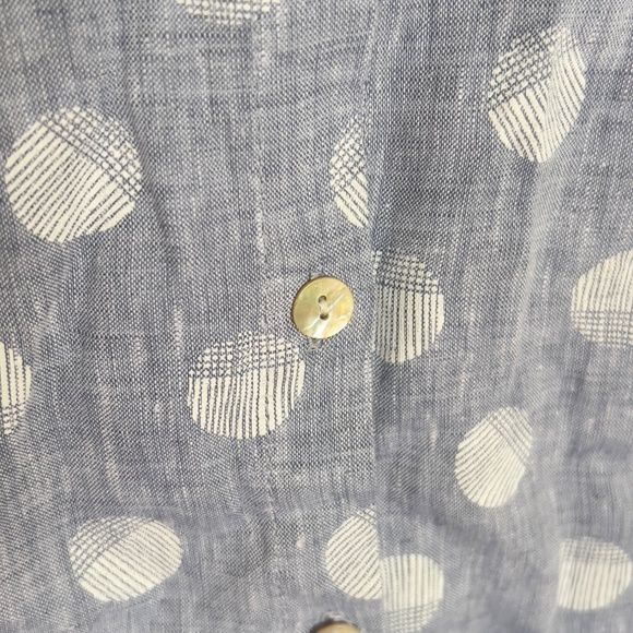 Habitat Clothes to Live in 100% linen button down shirt size XS polkadot blue - Picture 4 of 7